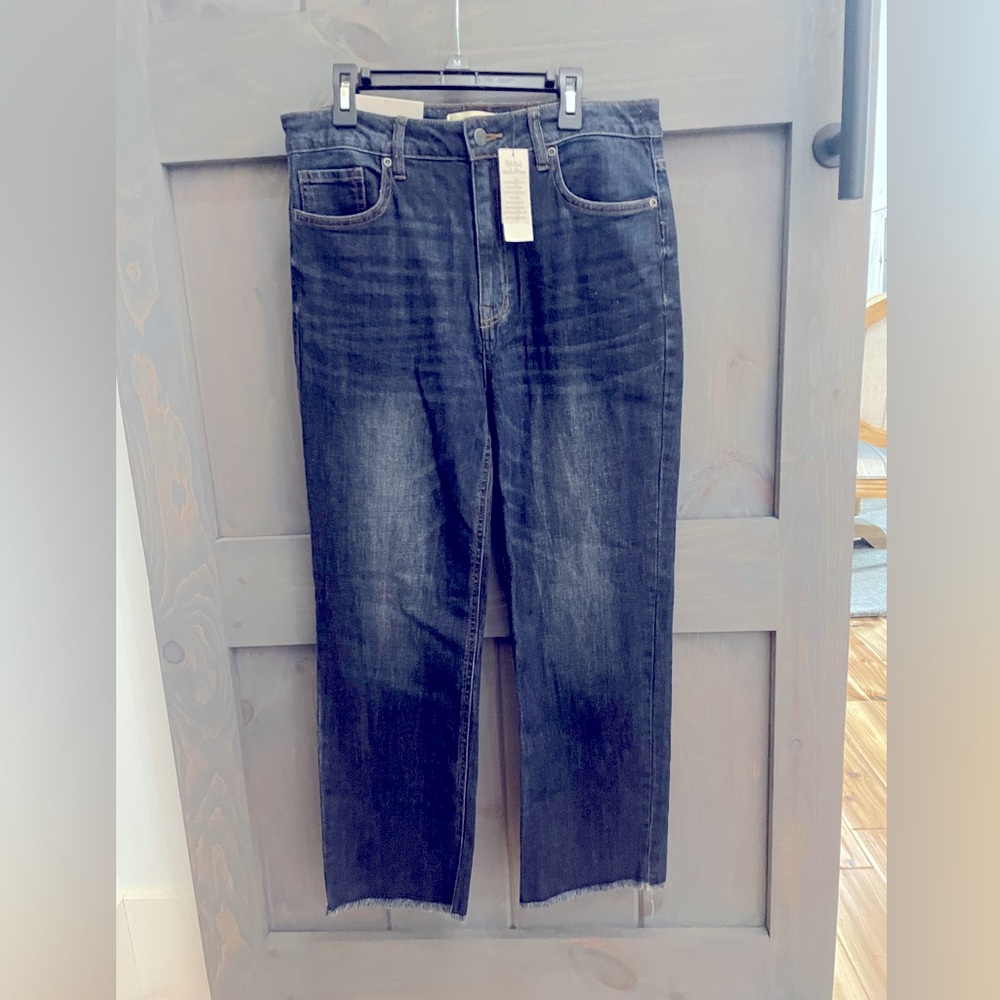 New.  Francesca’s women’s jeans.High-rise Dark wash denim. size 30 waist.Medium